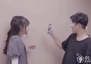 Tống tình gấu khi phát hiện clip móc lồn trên điện thoại