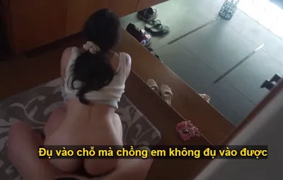 Anh shipper xxx em chủ nhà dâm vl mà không biết người chồng cô ấy đã lắp cam